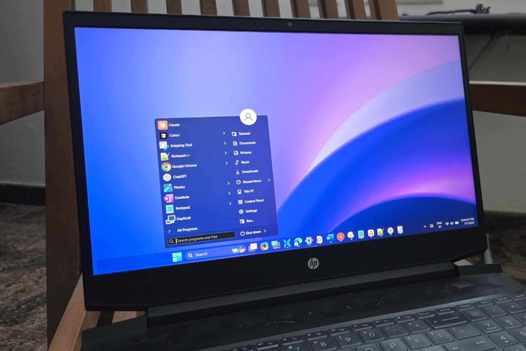 مظهر Windows 25 على جهاز HP Pavillion المحمول