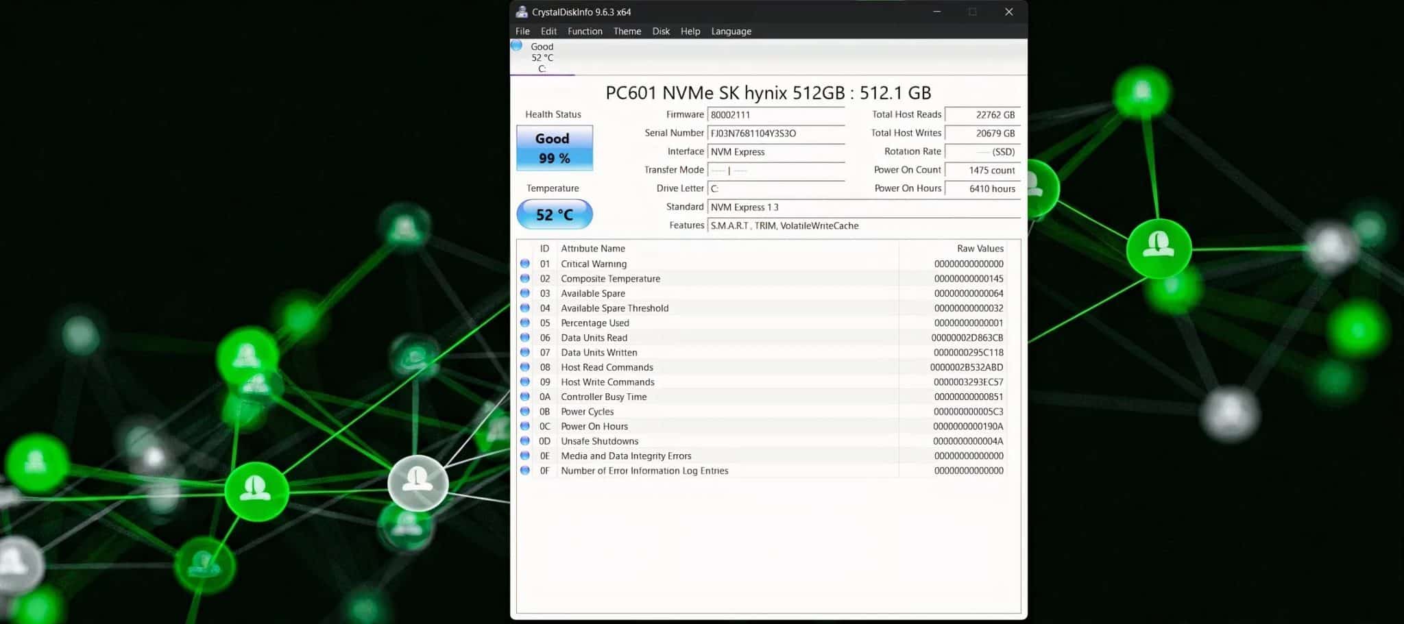 لقطة شاشة لبرنامج CrystalDiskInfo تعرض صحة القرص ودرجة الحرارة