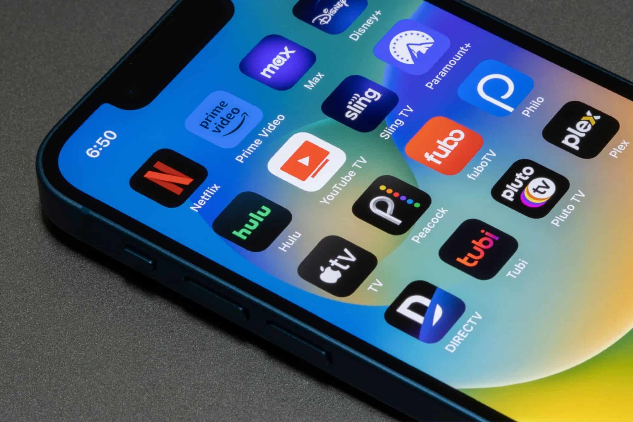 تطبيقات البث على هاتف ذكي