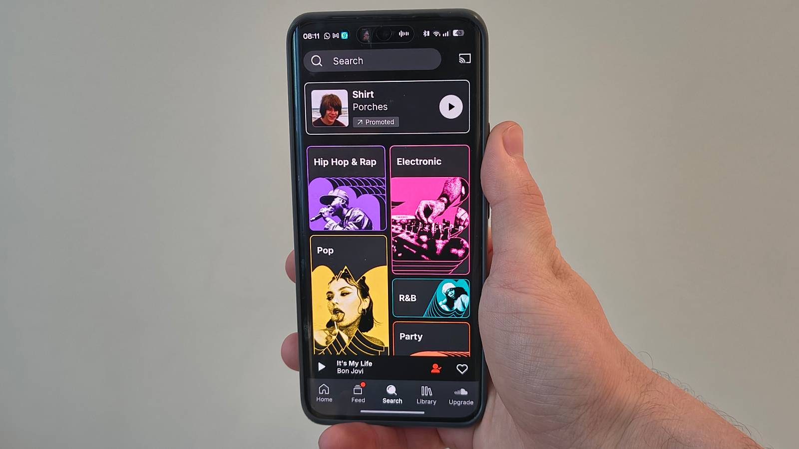 تطبيق SoundCloud على هاتف Realme.