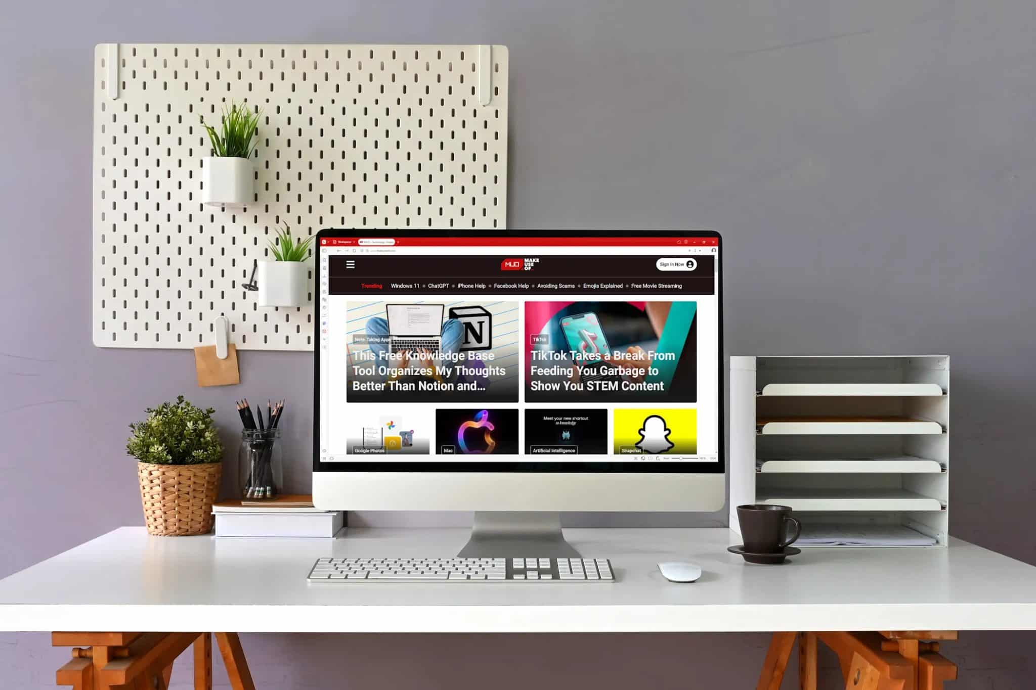 vivaldi 7 browser running on computer monitor in smart office