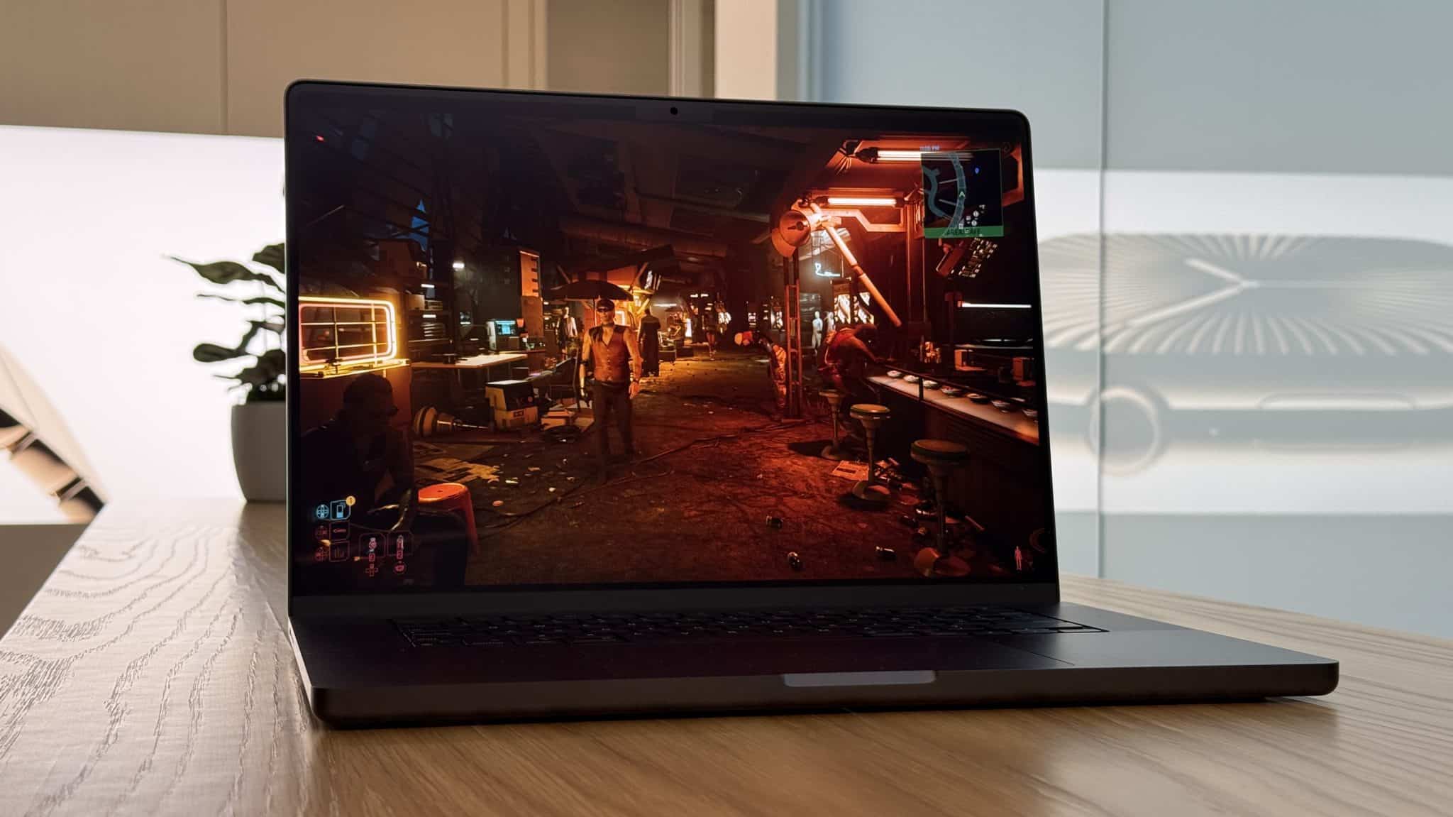 Cyberpunk 2077: Ultimate Edition على جهاز MacBook Pro بشاشة 16 بوصة ومعالج M4 Max