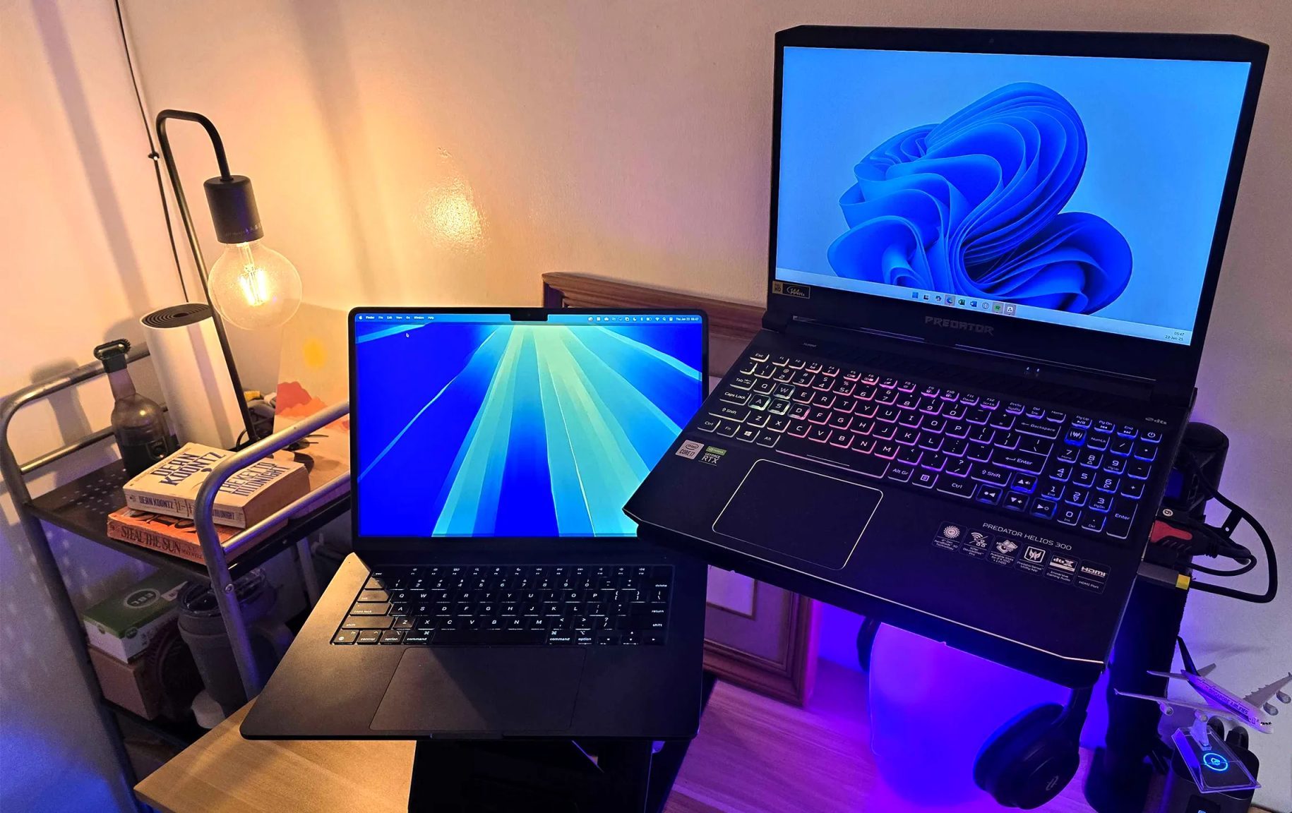 لابتوب Windows 11 ولابتوب macOS