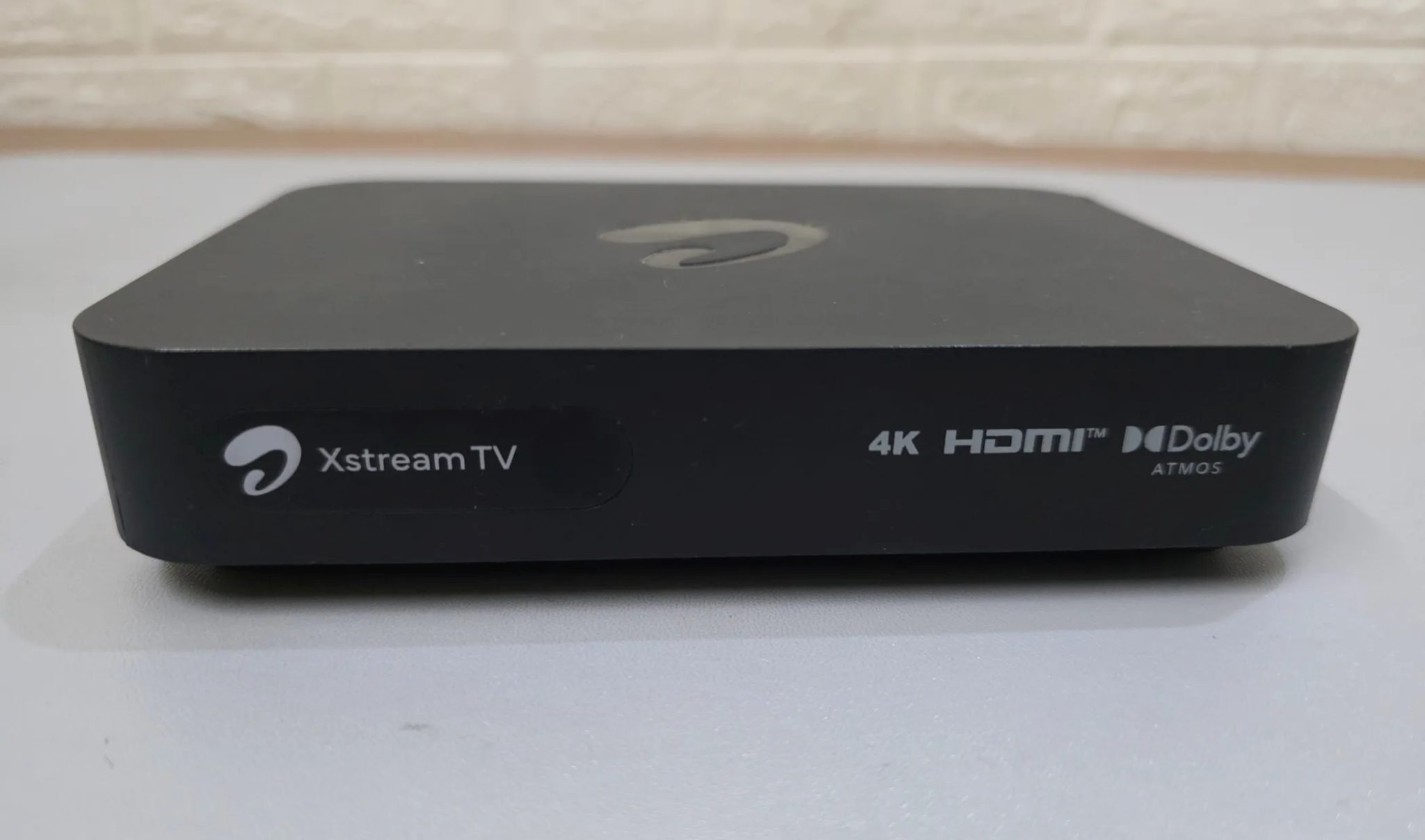 Airtel Xstream Box is placed on a table-1
