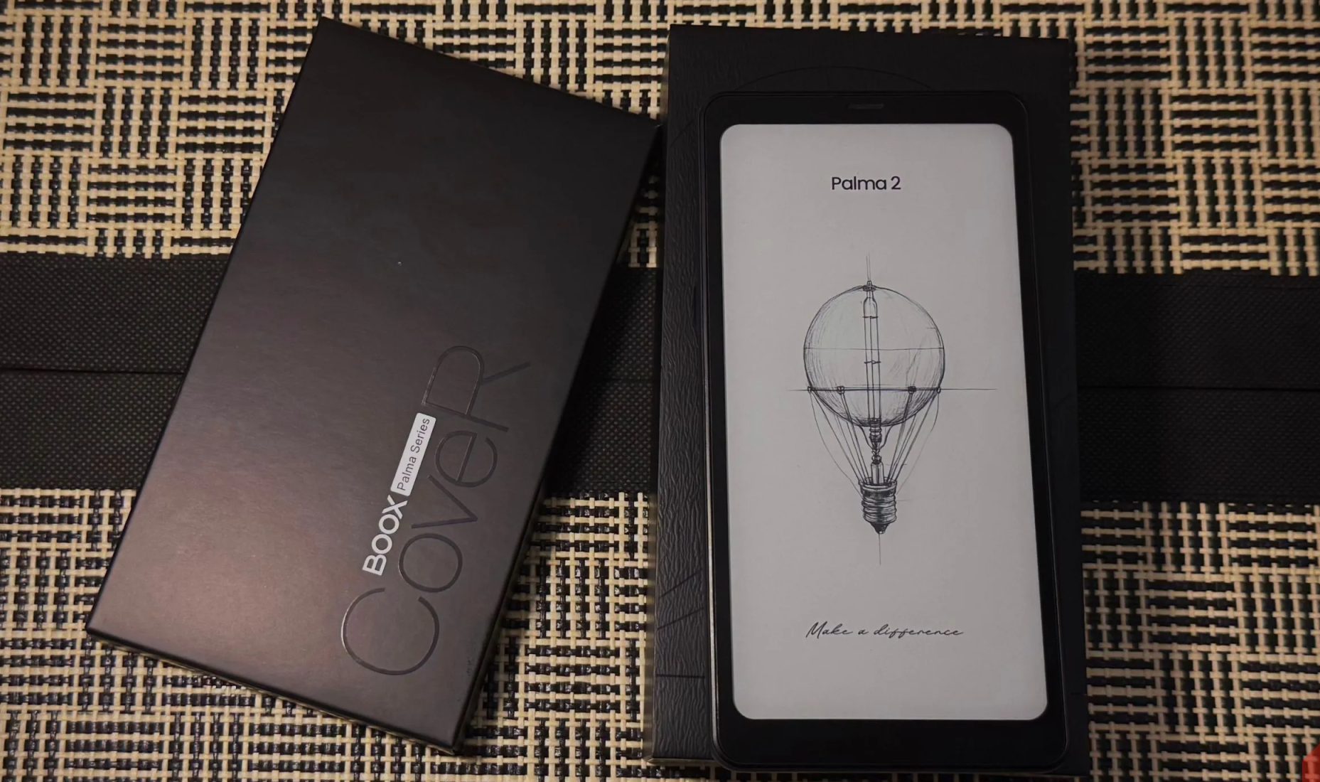 Boox Palma 2 on a table with its box