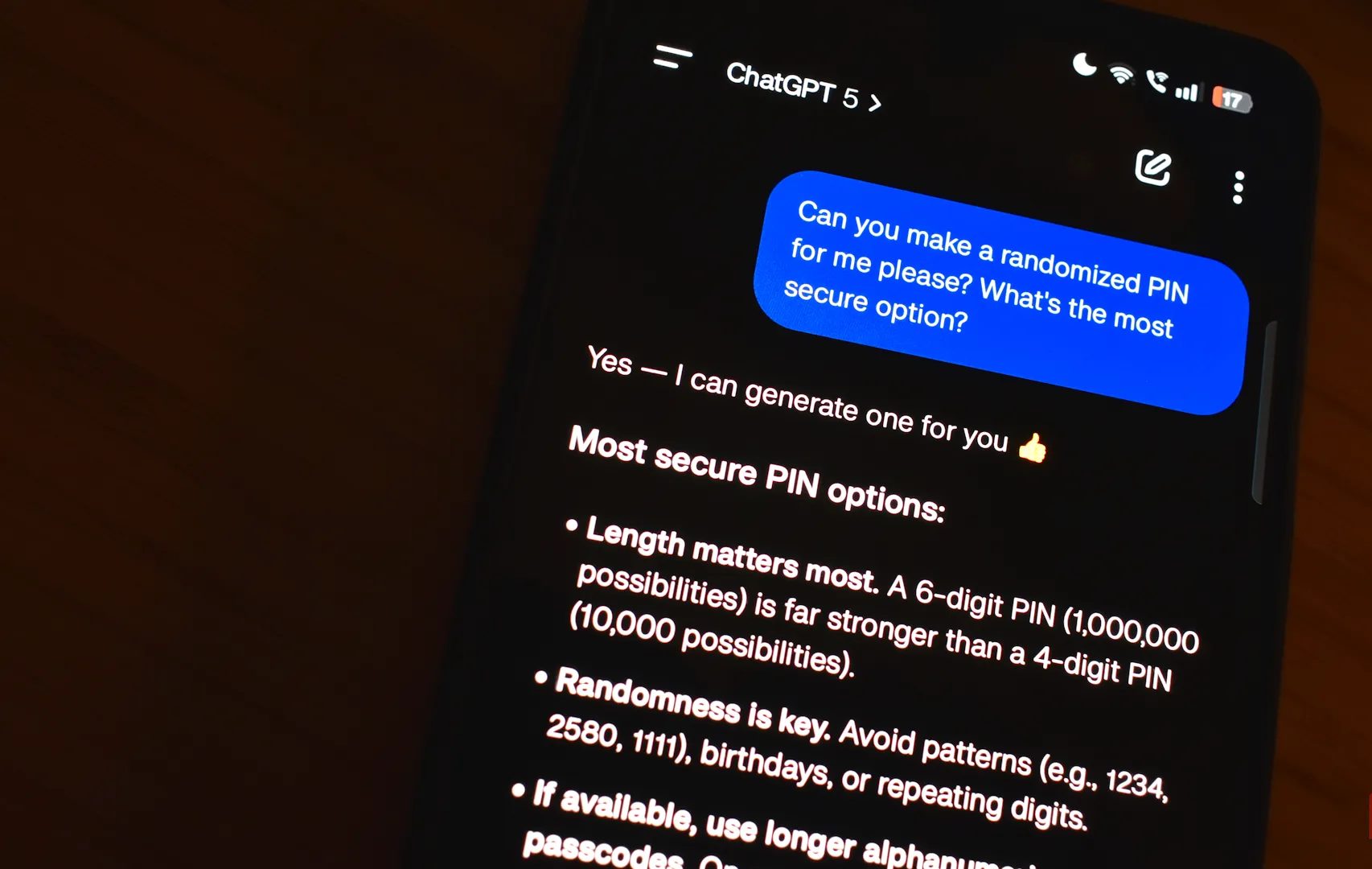 طلب نصيحة حول رمز التعريف الشخصي من ChatGPT.