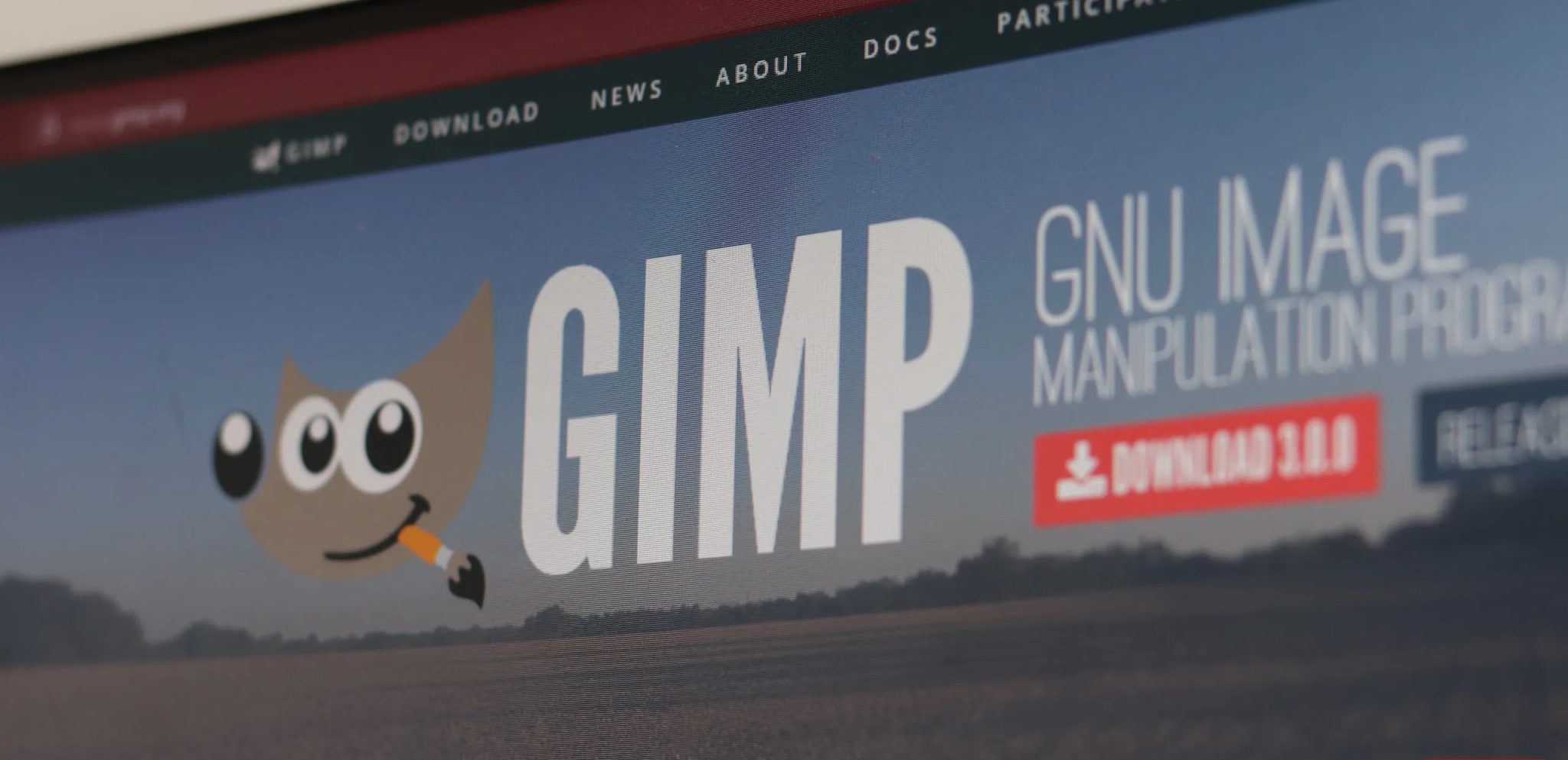 موقع برنامج GIMP على شاشة حاسوب