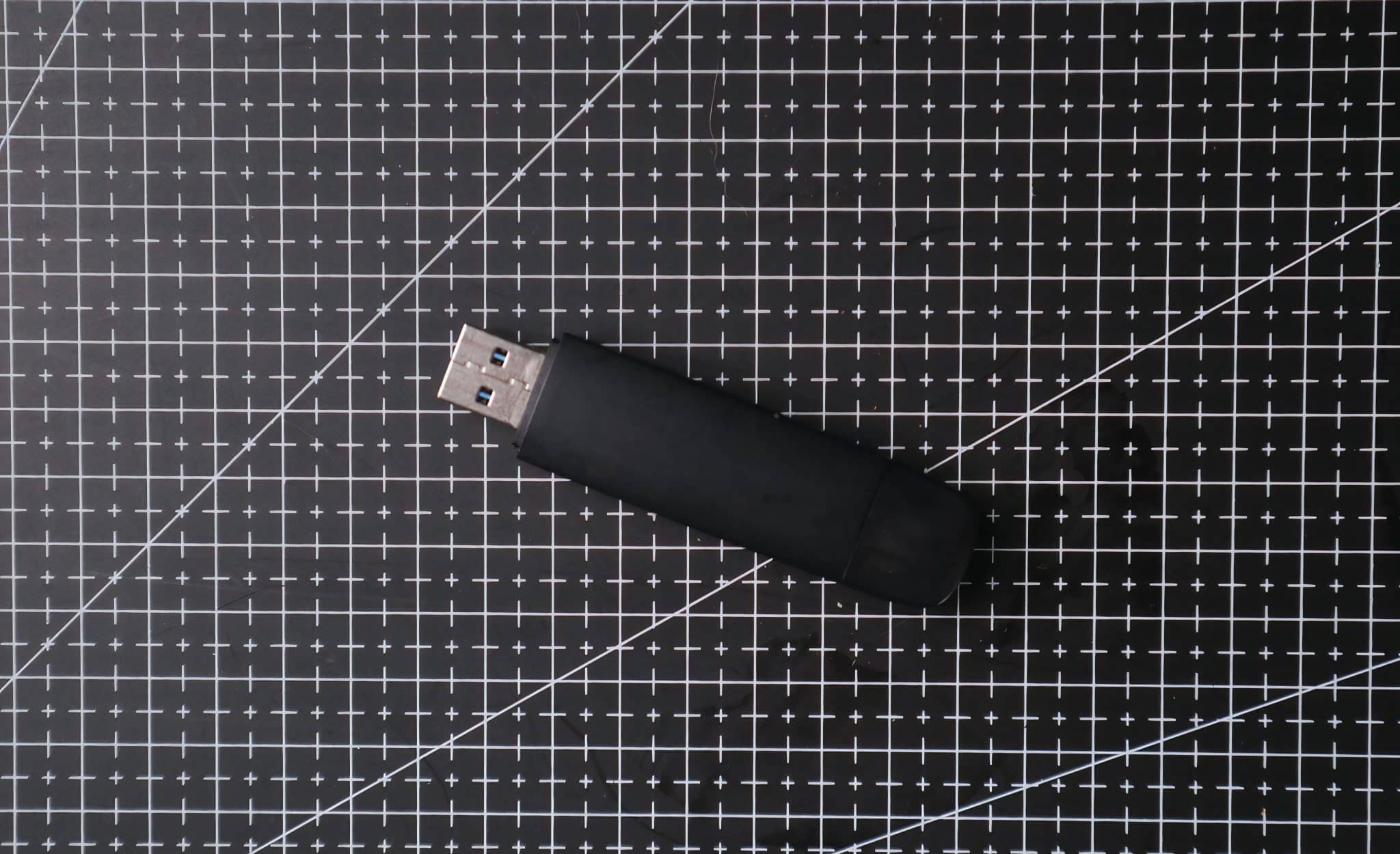 ذاكرة فلاش USB لإصلاح جهاز الكمبيوتر.