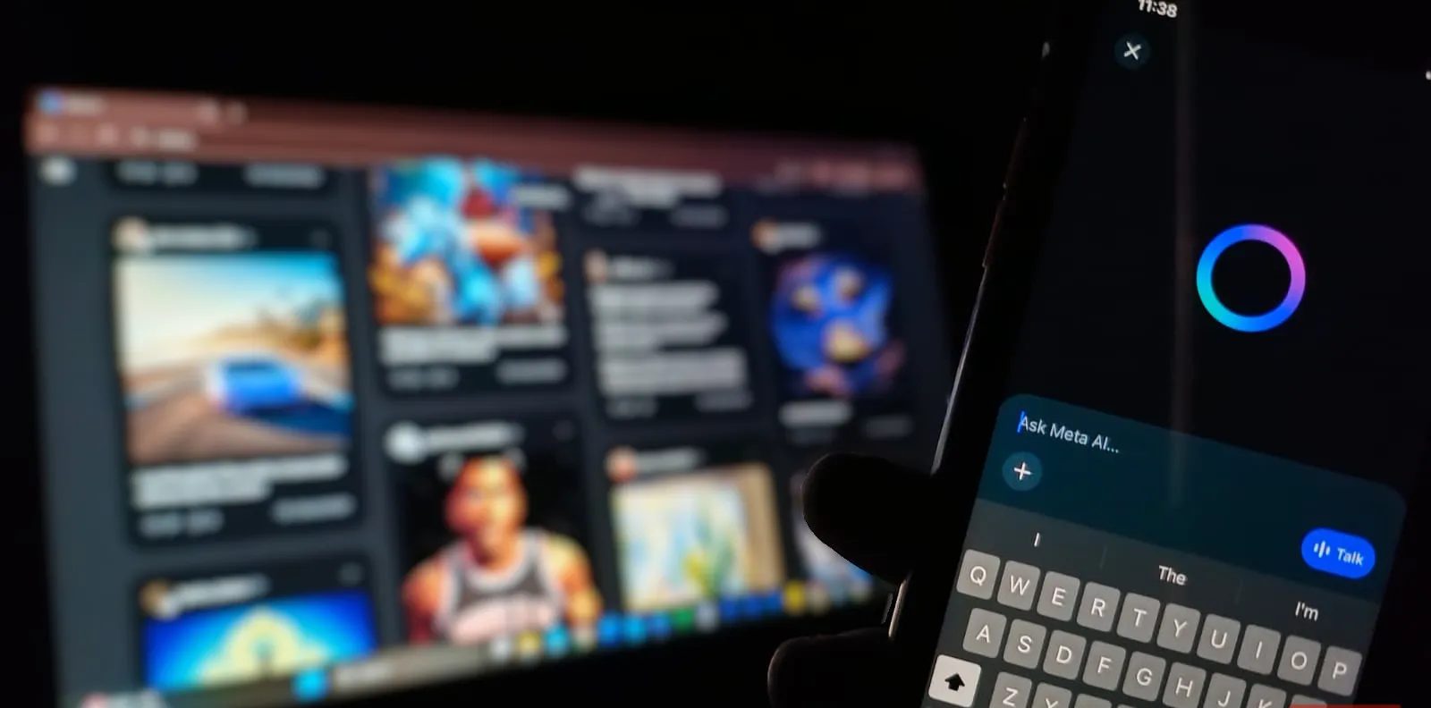 يتم استخدام Meta AI على جهاز كمبيوتر محمول وهاتف خلوي