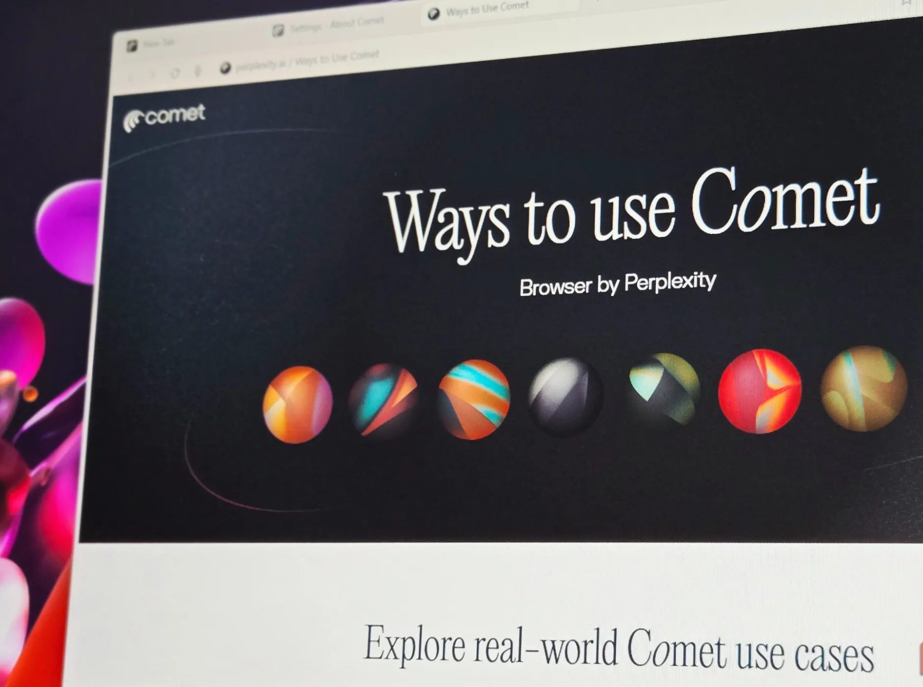متصفح Perplexity Comet مفتوح على شاشة BENQ