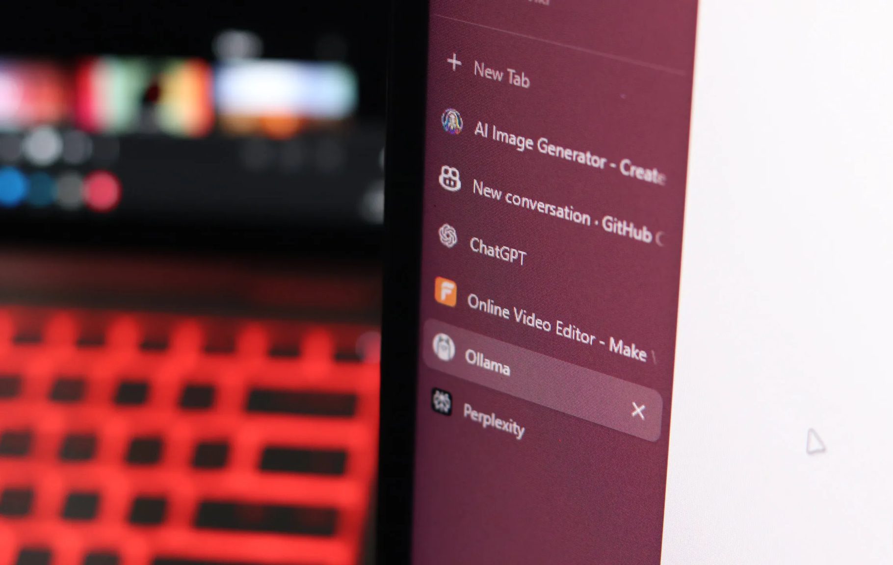 روبوتات الدردشة بالذكاء الاصطناعي مفتوحة في علامات تبويب متعددة