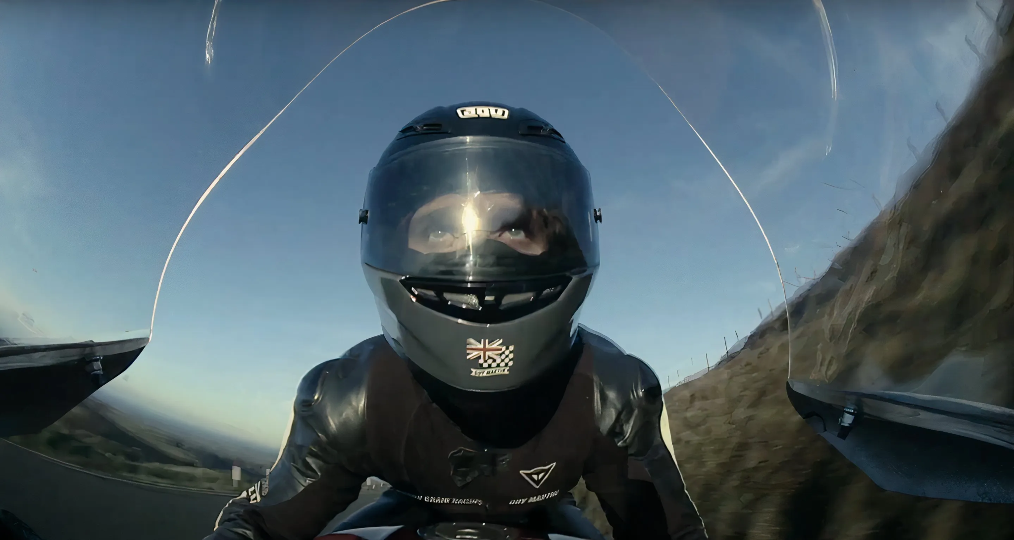 صورة من فيلم TT3D: Closer to the Edge.