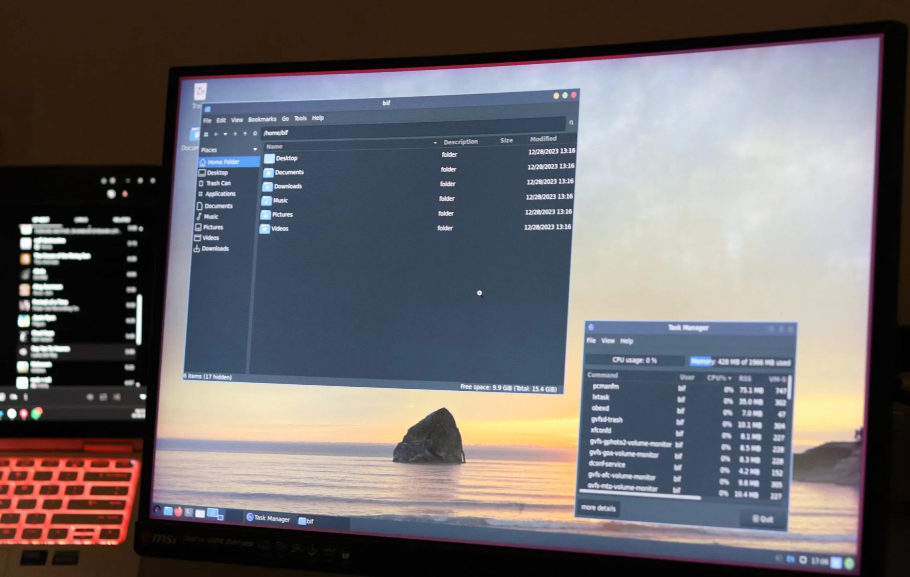 WattOS running on a monitor