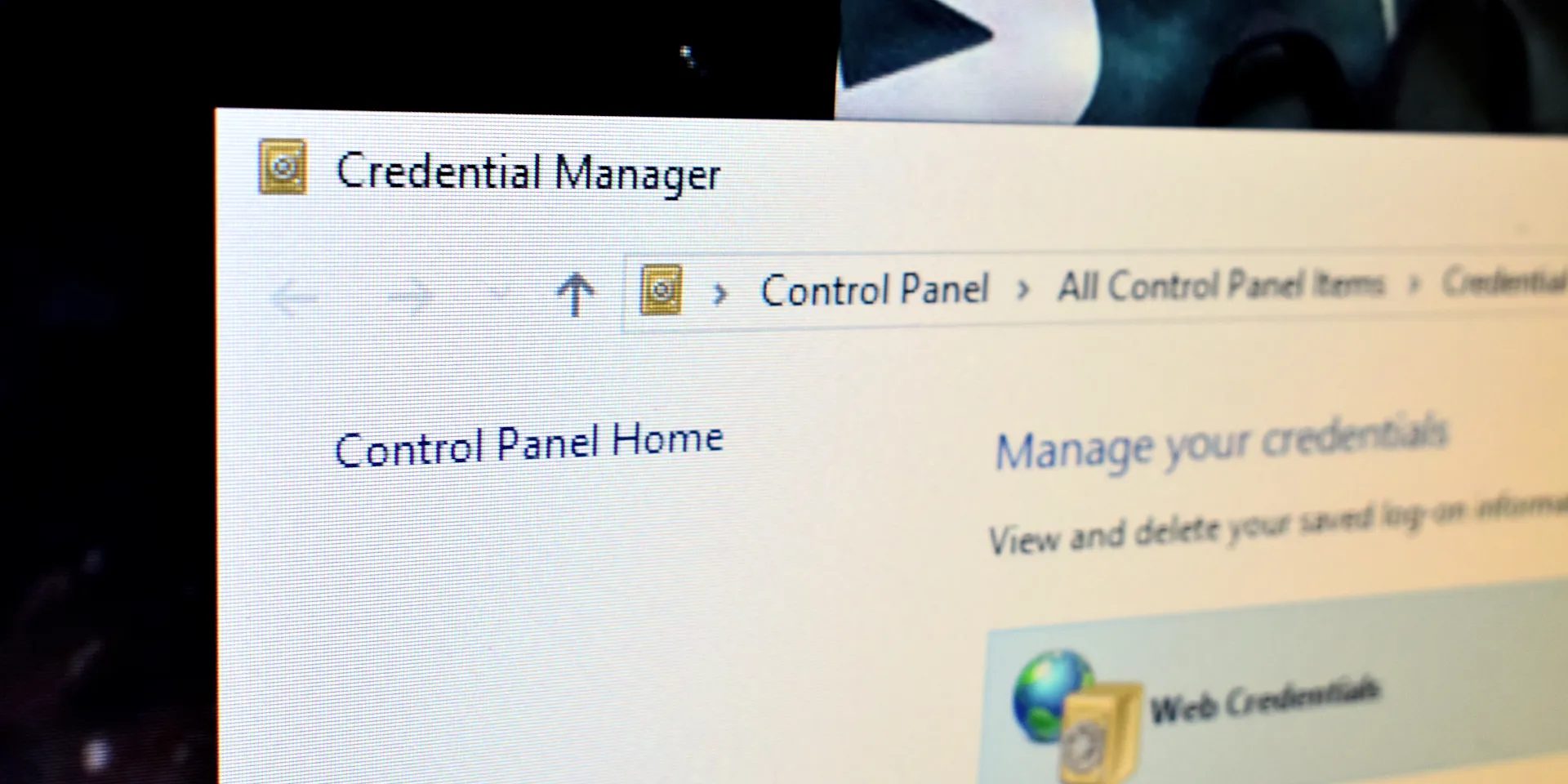 نافذة مدير بيانات الاعتماد في Windows، لوحة التحكم.