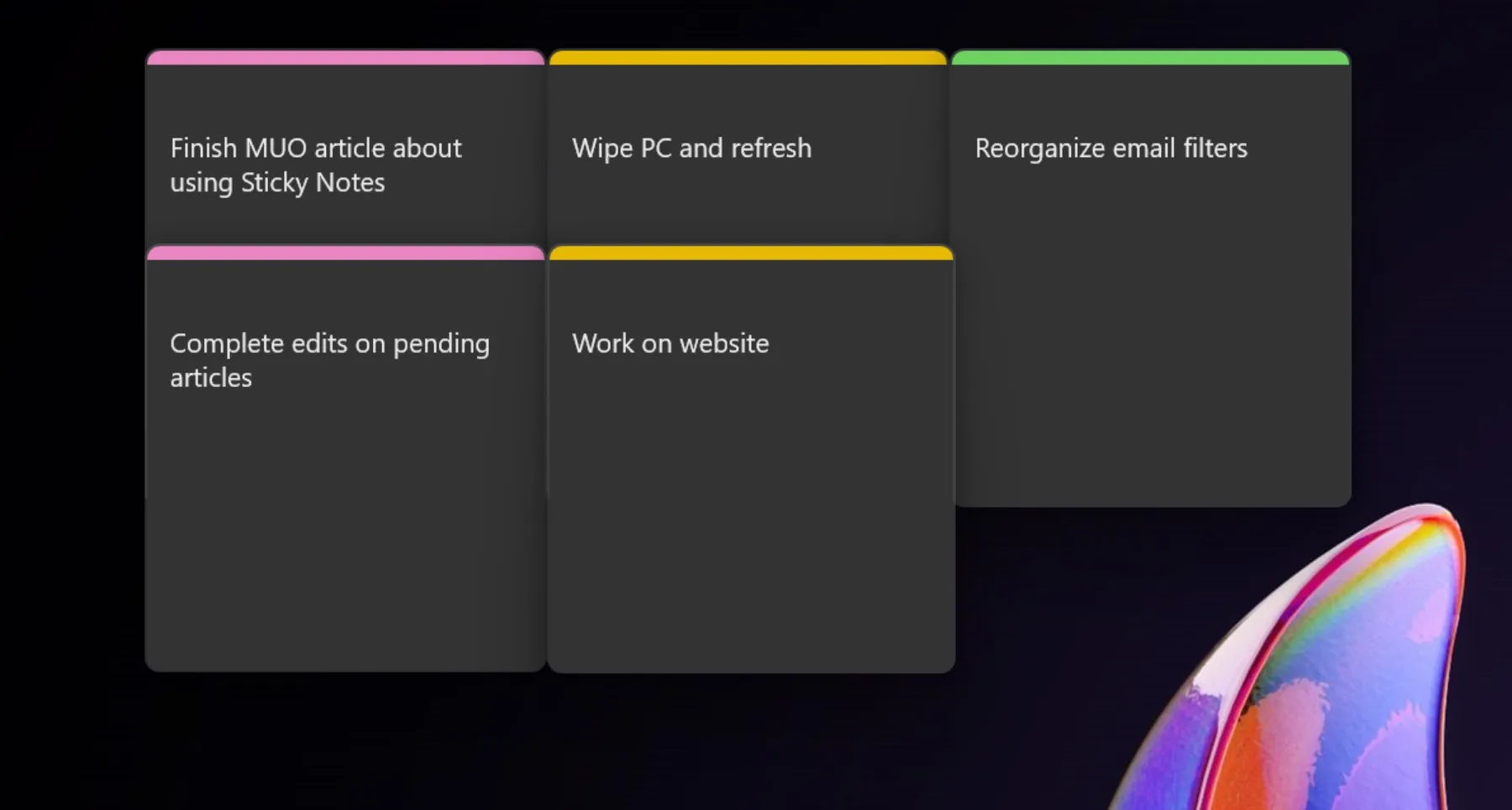 مهام متعددة مدرجة على ملاحظات ملصقة مرمزة بالألوان في نظام التشغيل Windows 11