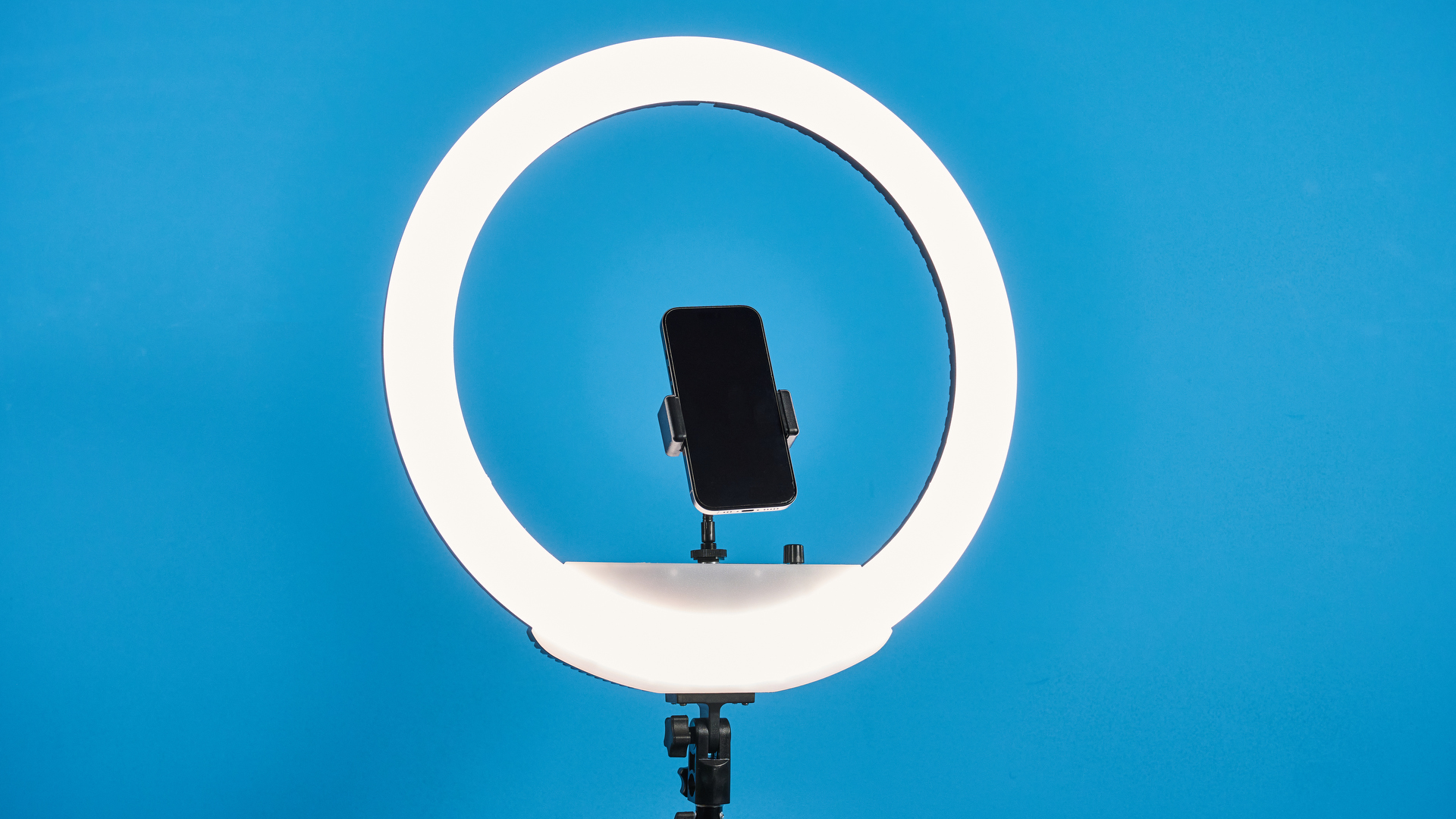 A Westcott 18-inch Bi-Color LED Kit ring light
