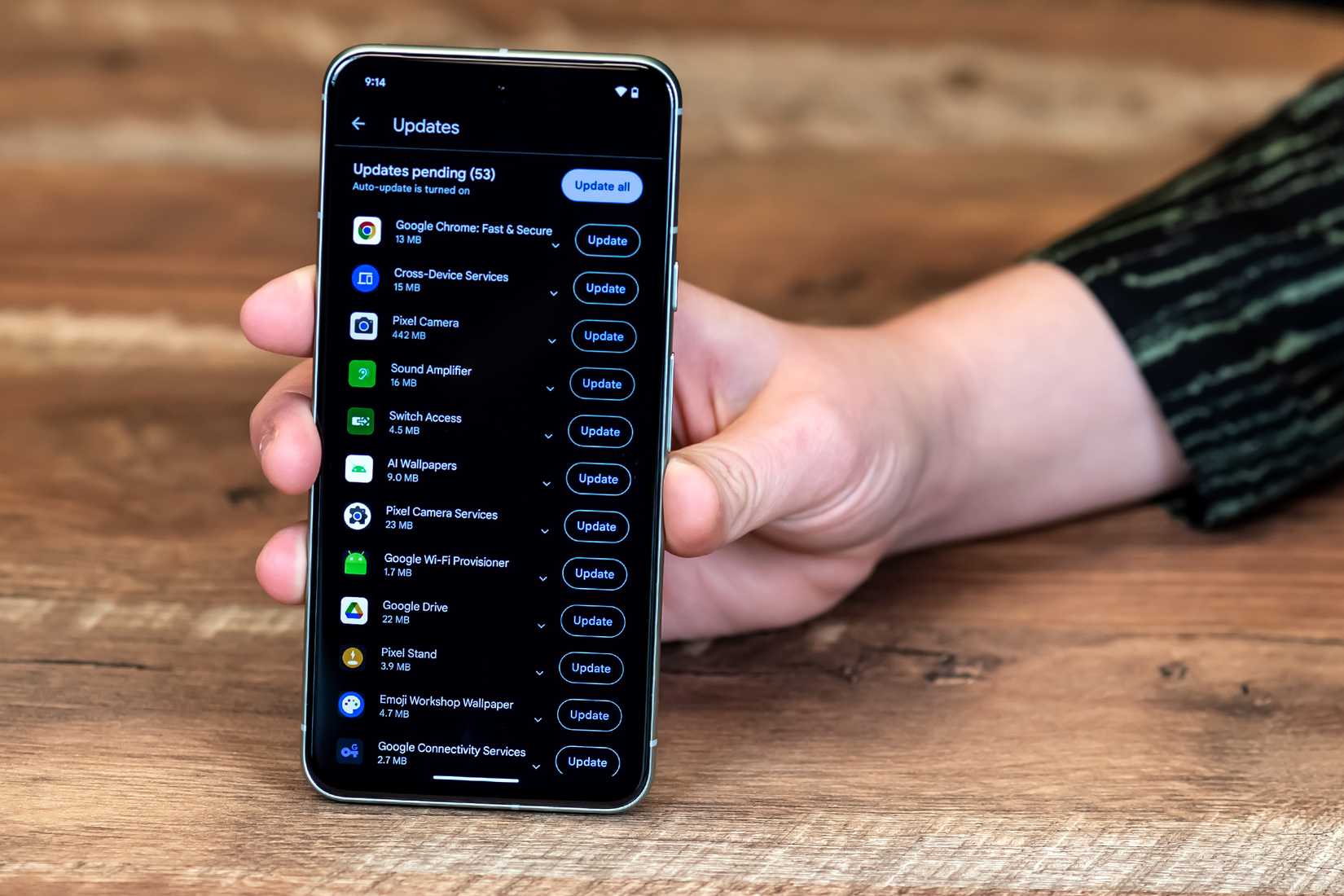 Updating apps on the Google Pixel 8