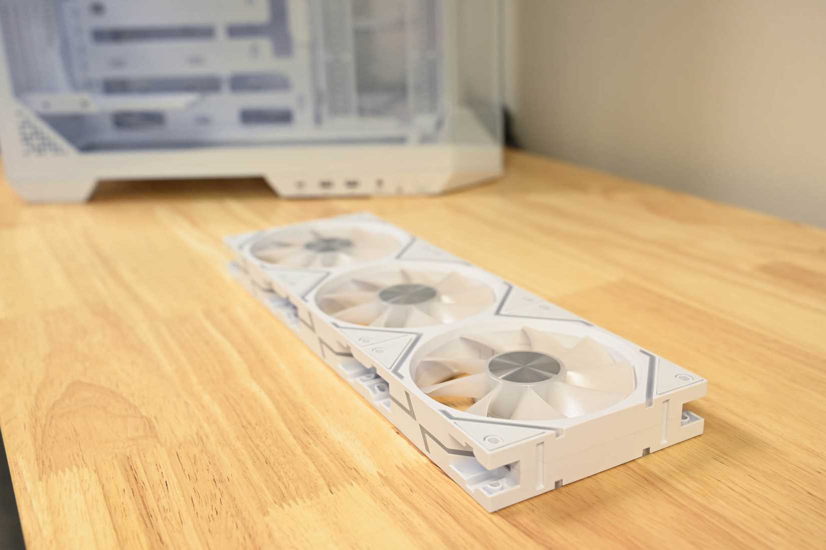 ثلاث مراوح MSI MPG EZ120 ARGB