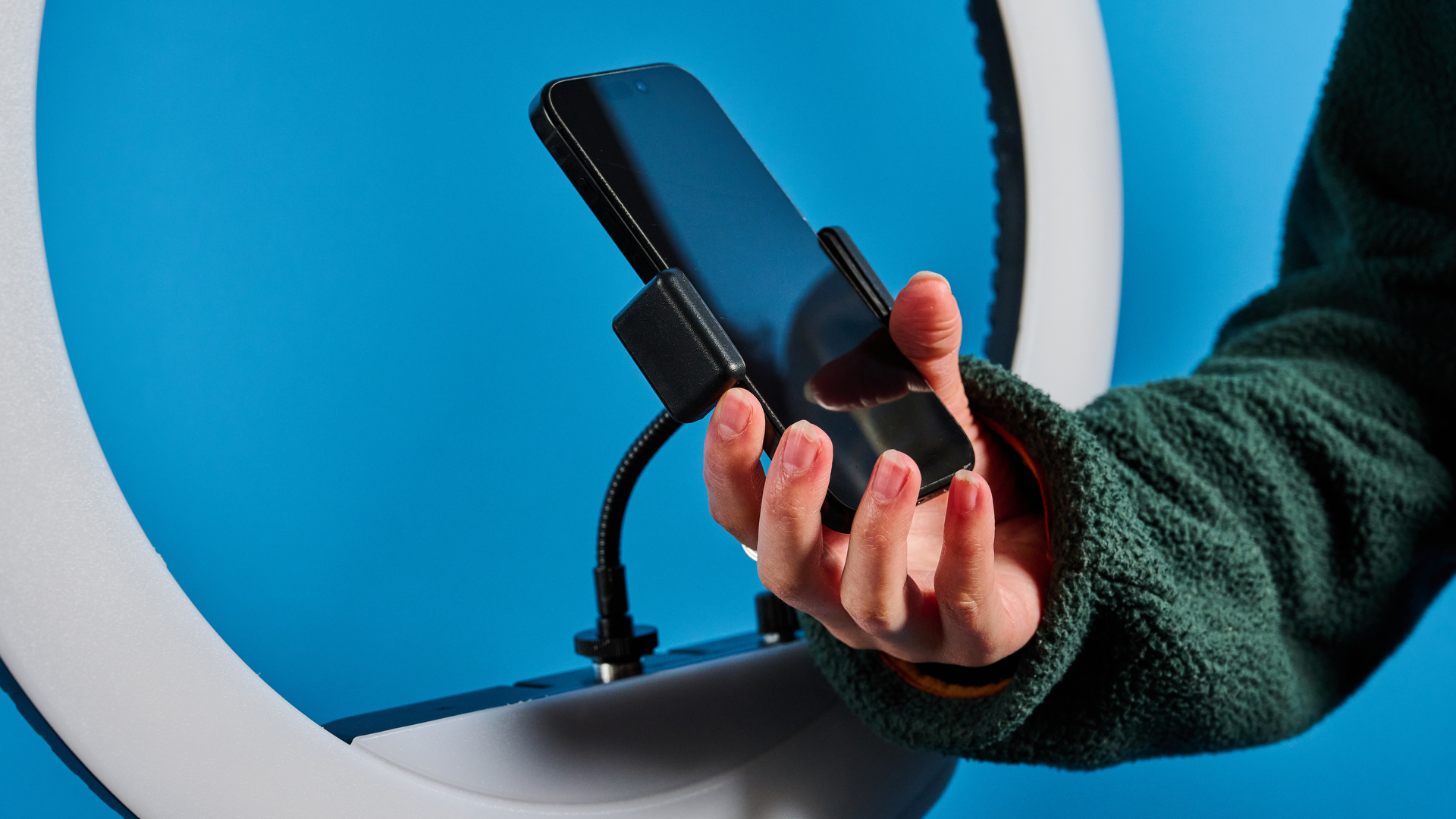 إضاءة حلقية Westcott 18-inch Bi-Color LED Kit