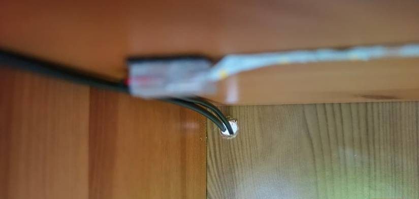 ثقب محفور في الجزء الخلفي من برج عرض