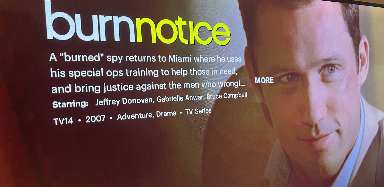 أفضل المسلسلات الترفيهية الخفيفة عندما لا تقوى على متابعة الأعمال الدرامية المعقدة