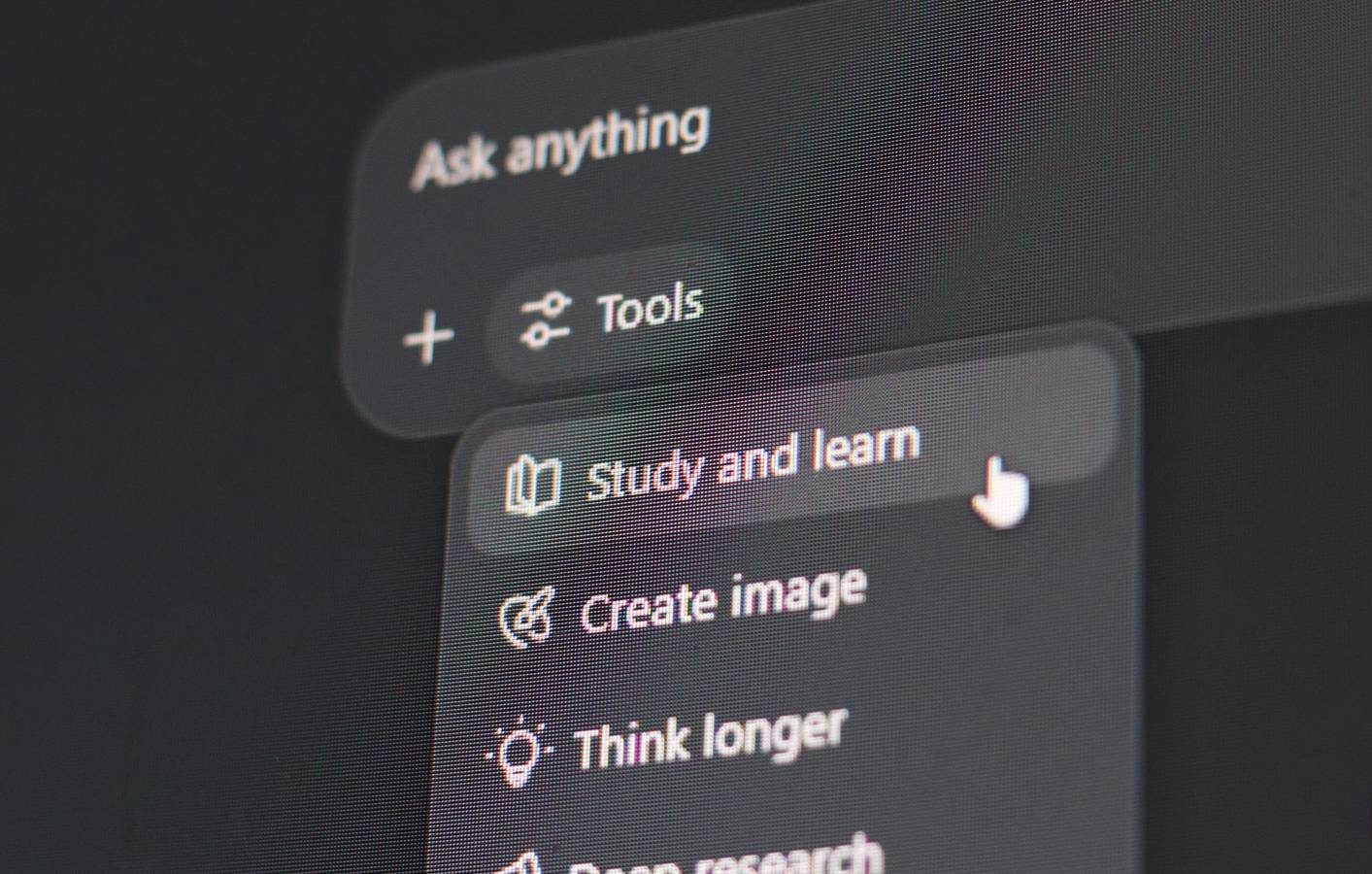 **عزّز إنتاجيتك 10 أضعاف: أبرز مزايا ChatGPT التي يجب أن تعرفها**