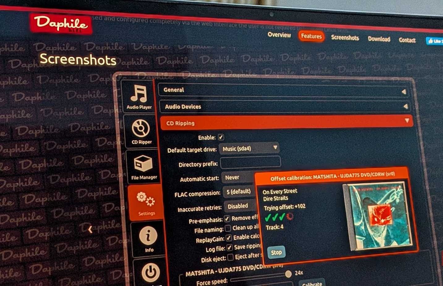 موقع Daphile Linux مع لقطة شاشة.