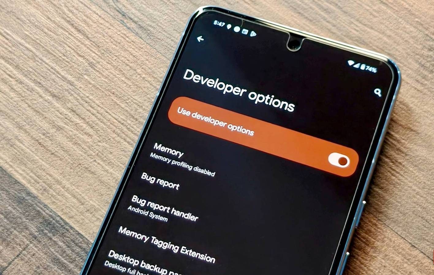 قيود Google على ميزة في Android قد تدفعني إلى التحول إلى iOS: تحليل الأسباب والبدائل