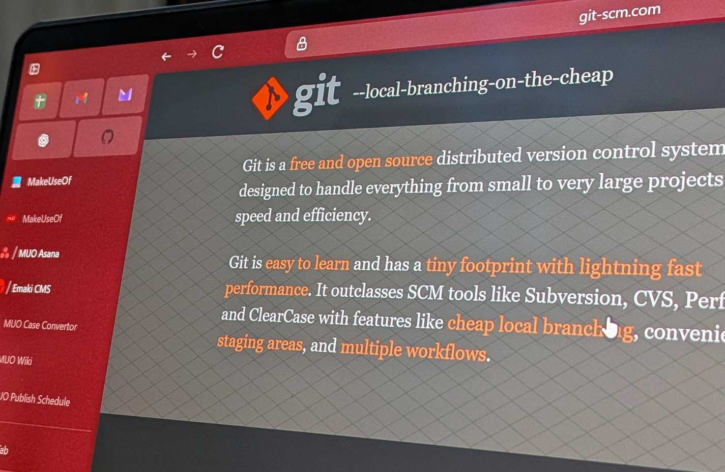 الموقع الرسمي لـ Git مفتوح على نظام التشغيل Windows 11.