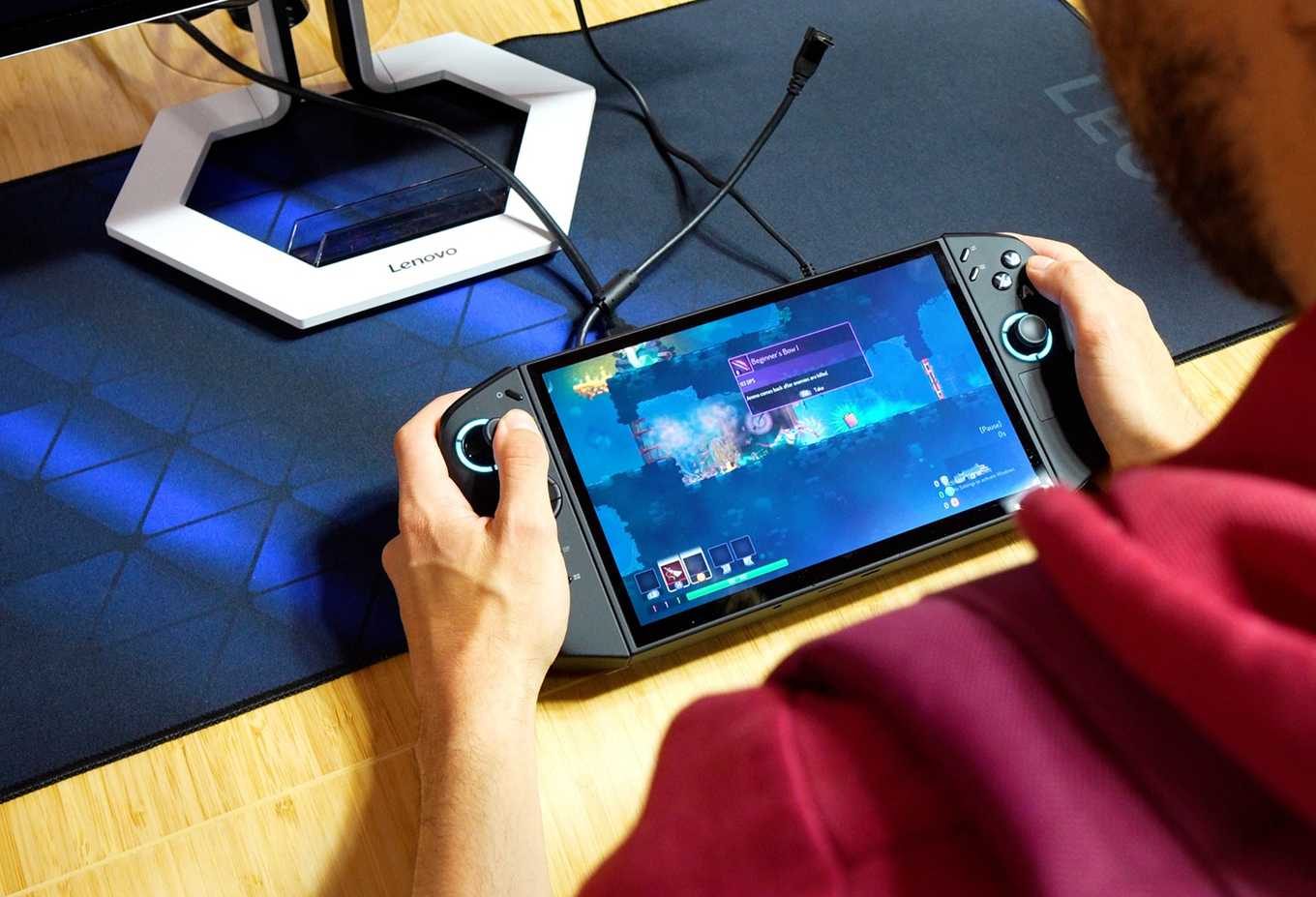 جهاز Lenovo Legion Go 2 في معرض IFA 2025.