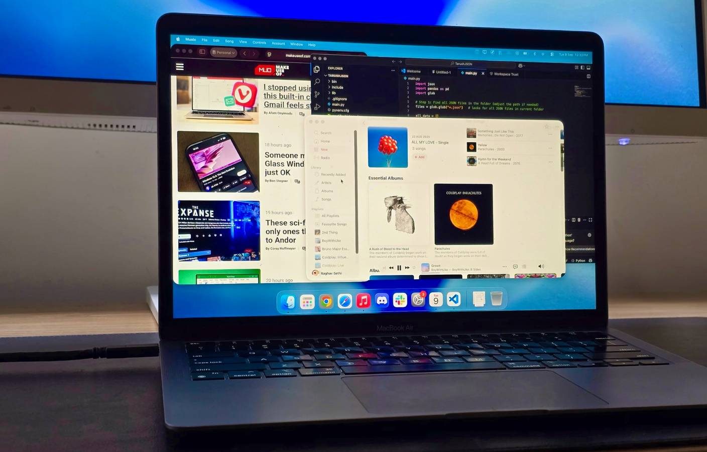 سأظل متمسكًا بجهاز MacBook M1 الخاص بي حتى النهاية: خطتي وأسباب استمراري معه