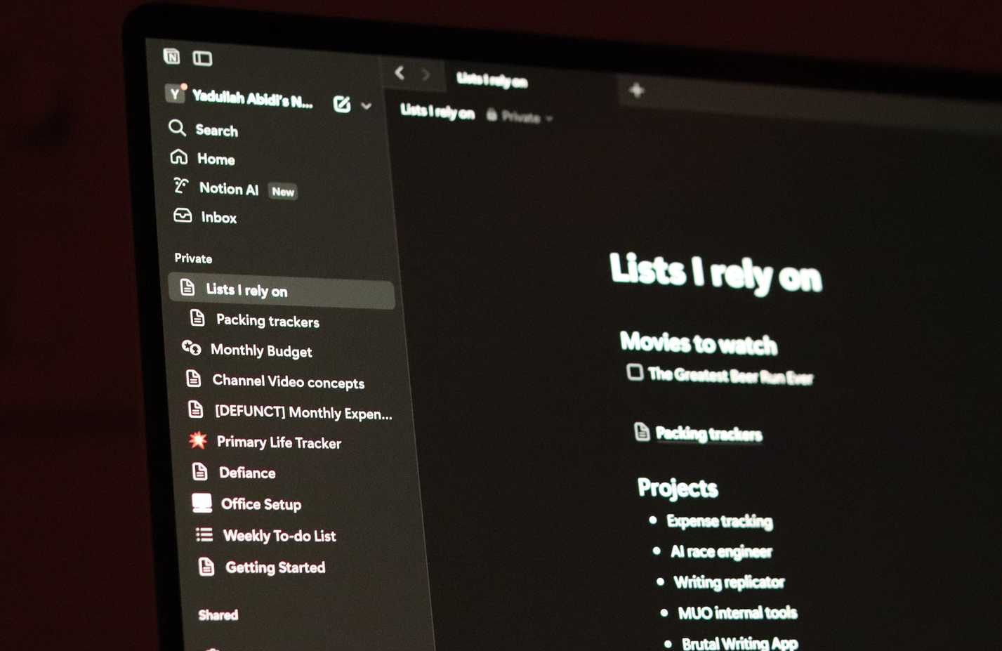 مساحة عمل Notion مع صفحات متعددة.