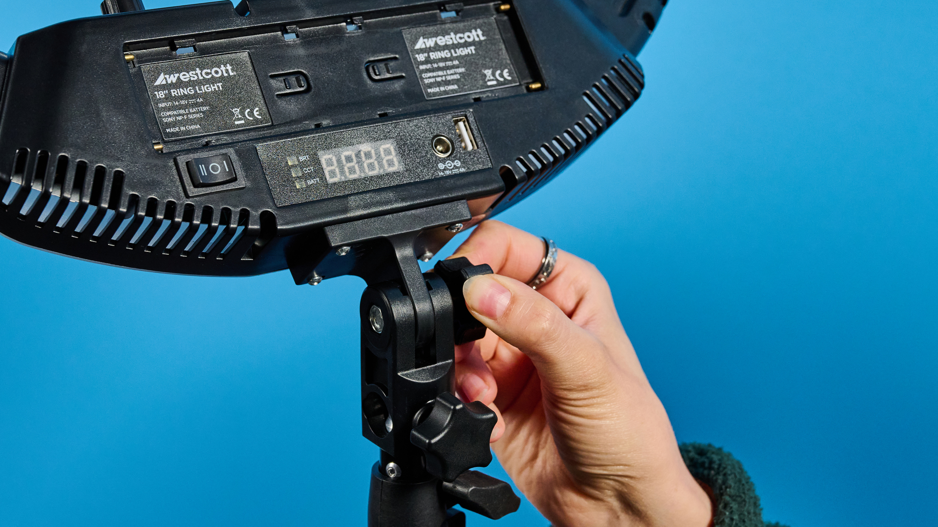 حلقة إضاءة Westcott 18-inch Bi-Color LED Kit