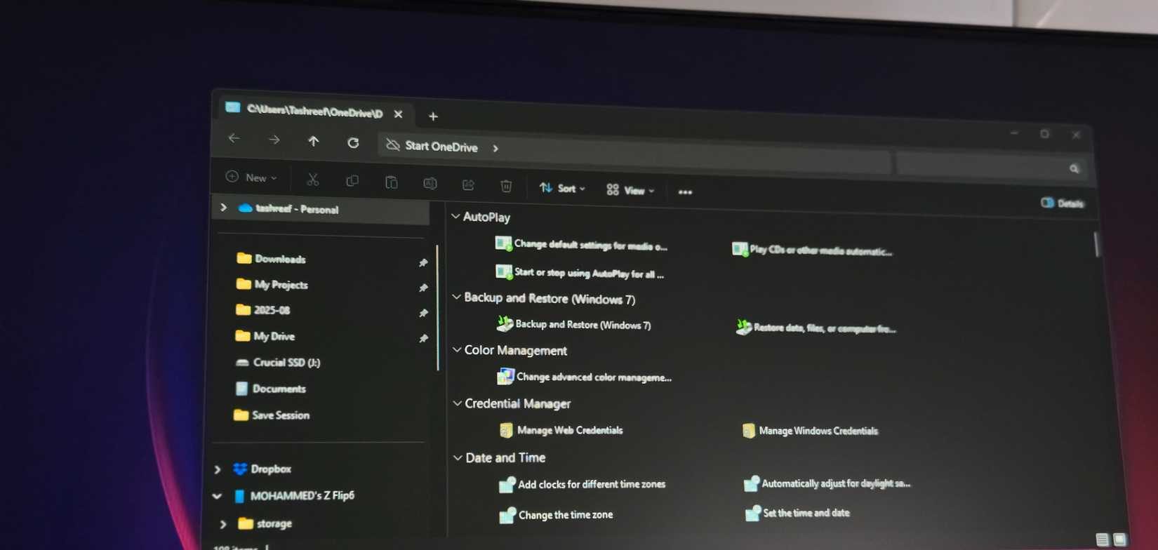 سطح مكتب Windows 11 يظهر مجلد وضع God مفتوحًا