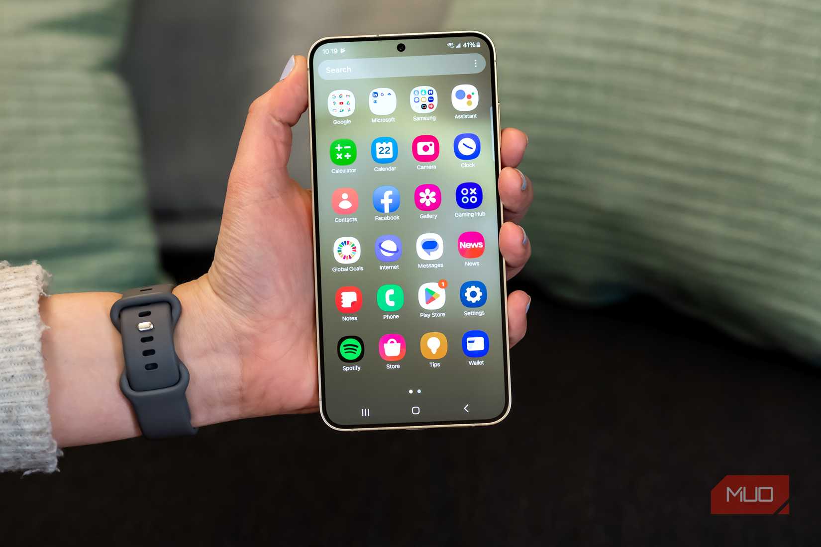 شاشة مكتبة التطبيقات الخاصة بهاتف Samsung Galaxy S24 Plus