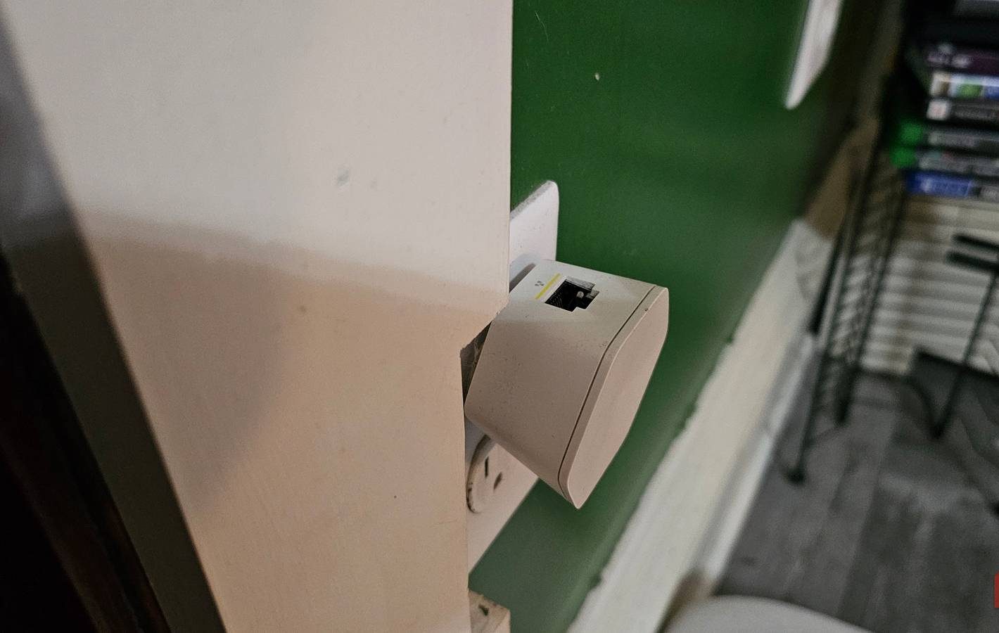 3 أدوات شبكات من Home Depot لحل فوضى الإنترنت بمنزلك