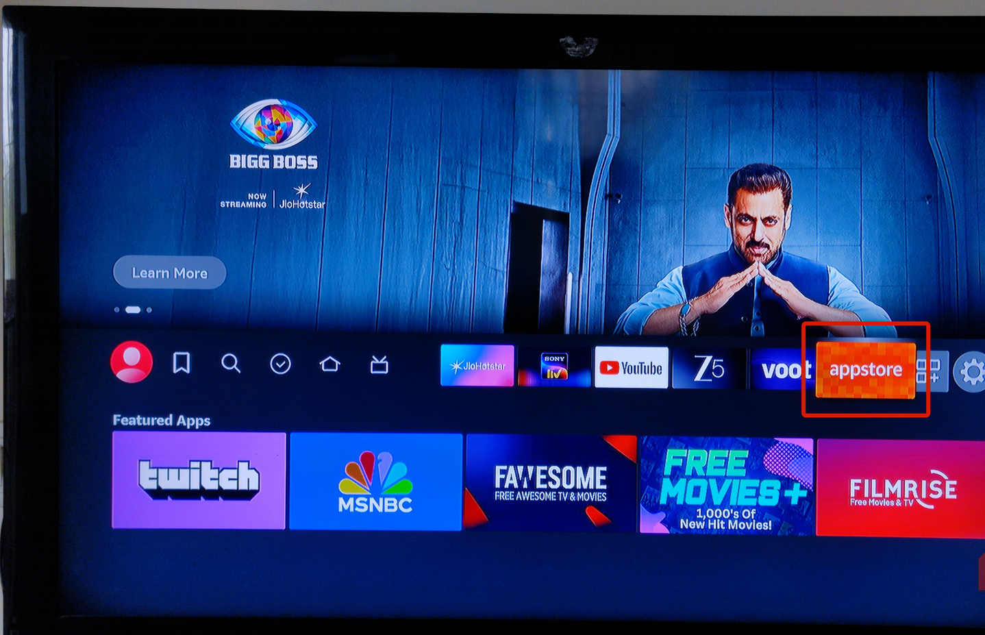 علامة تبويب متجر التطبيقات في علامة تبويب التطبيقات المفضلة في Amazon Fire TV Stick.