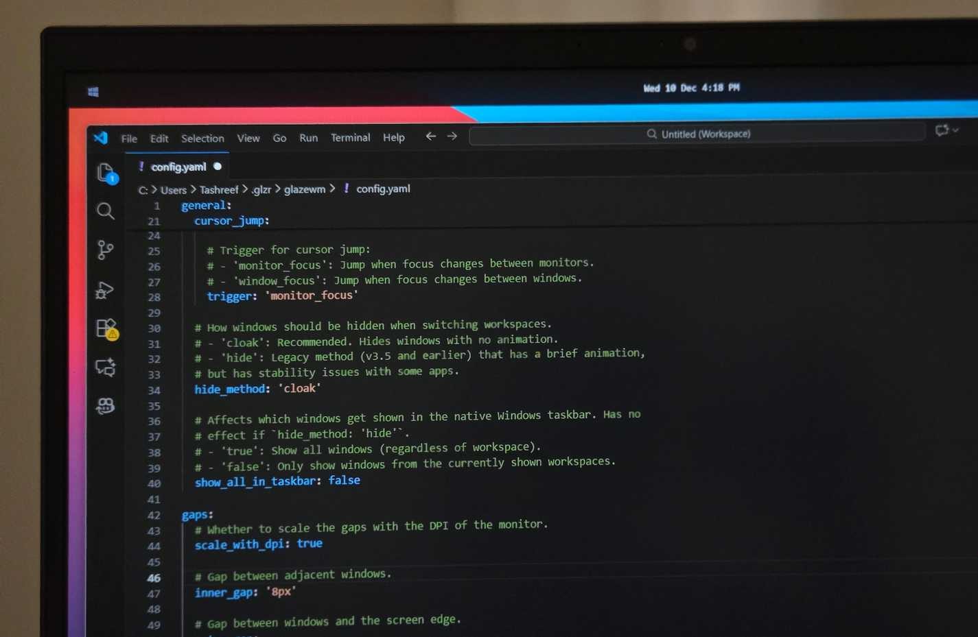 ملف إعدادات YAML مفتوح في محرر Visual Studio على نظام التشغيل Windows 11