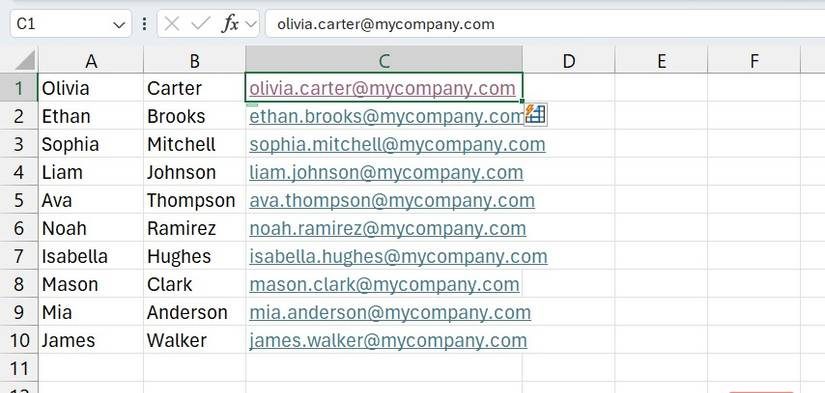 إنشاء رسائل بريد إلكتروني باستخدام Flash Fill في Excel