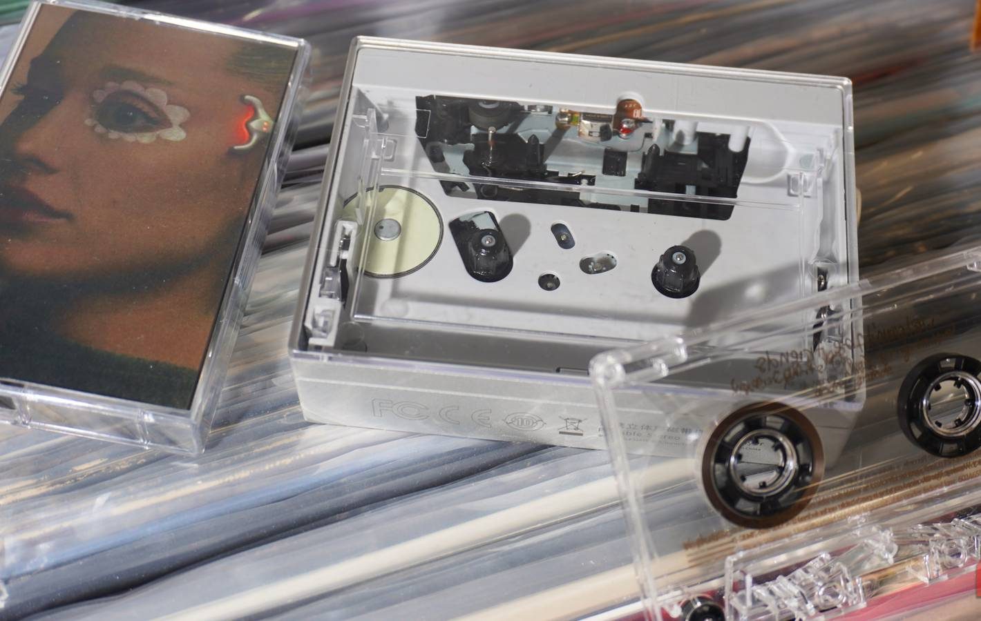 اقتنيت مشغل كاسيت محمول في 2025 وسر إعجابي به