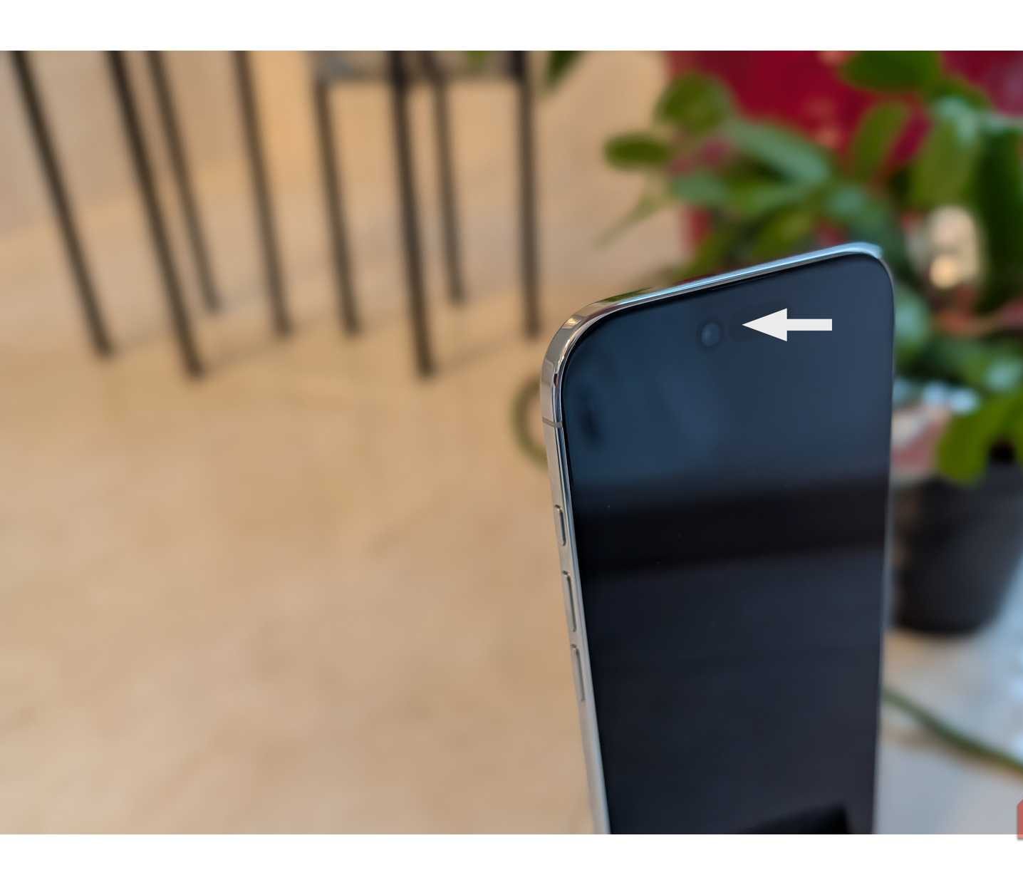 الكاميرا الأمامية لـ iPhone Air