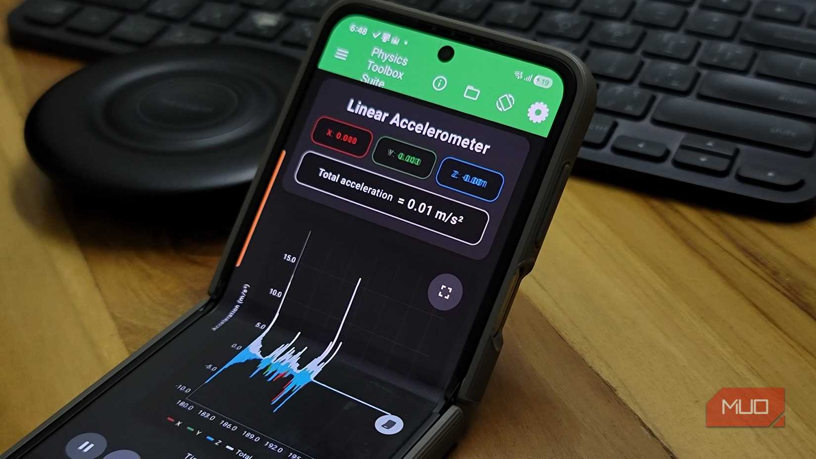 بيانات مقياس التسارع الخطي على Samsung Galaxy Z Flip 6