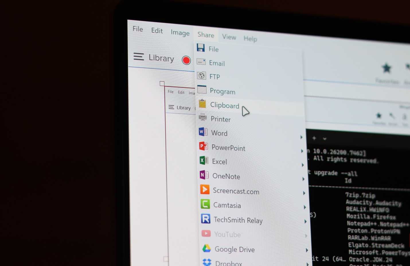 خيارات المشاركة في محرر Snagit.