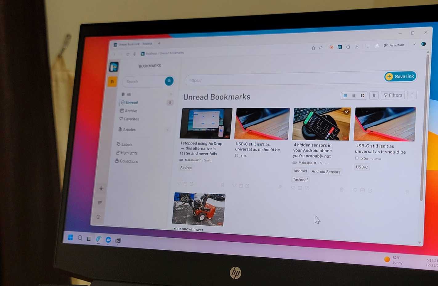 تطبيق Readeck مفتوح على جهاز كمبيوتر محمول للألعاب من HP Pavillion